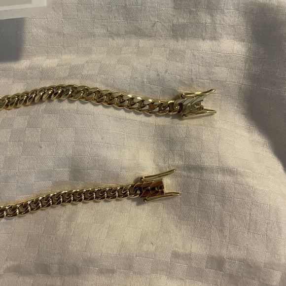 2 5mm Miami Cuban Link Bracelet 18k Gold Plated, 6” and 7” / Yellow Gold - Picture 3 of 7